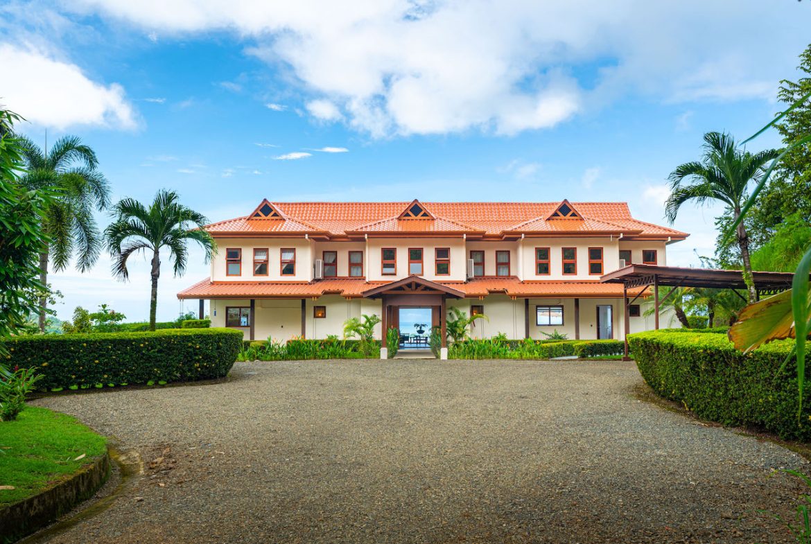 LUXURY LIVING 5 BEDROOM HOME – 1.77 ACRES, Uvita, Costa Rica — photo 3