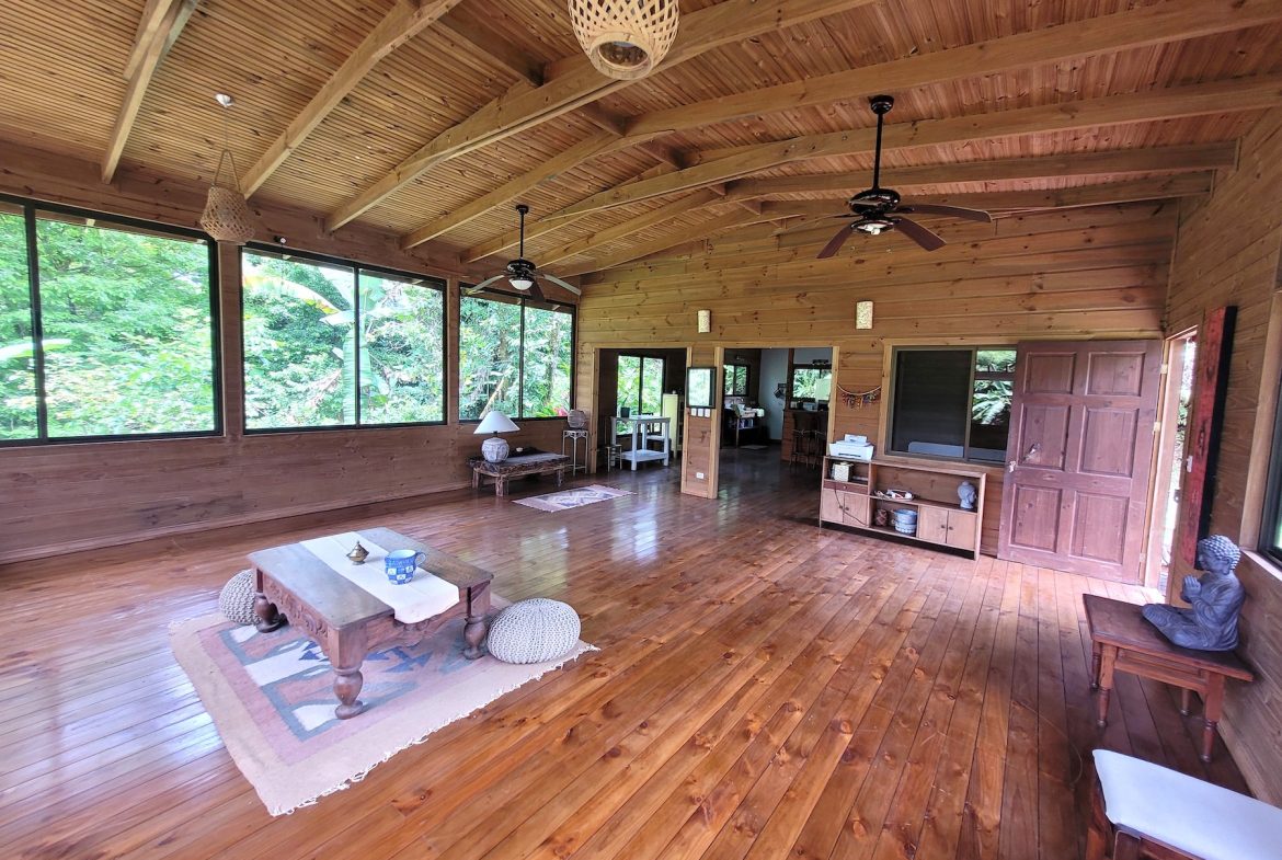 LOVELY WOODEN CABIN HOUSE LOCATED IN OJOCHAL, Uvita, Costa Rica — photo 7