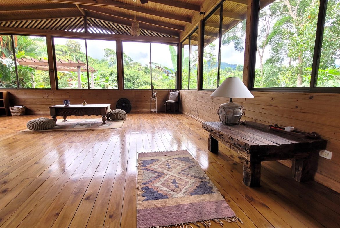 LOVELY WOODEN CABIN HOUSE LOCATED IN OJOCHAL, Uvita, Costa Rica — photo 8