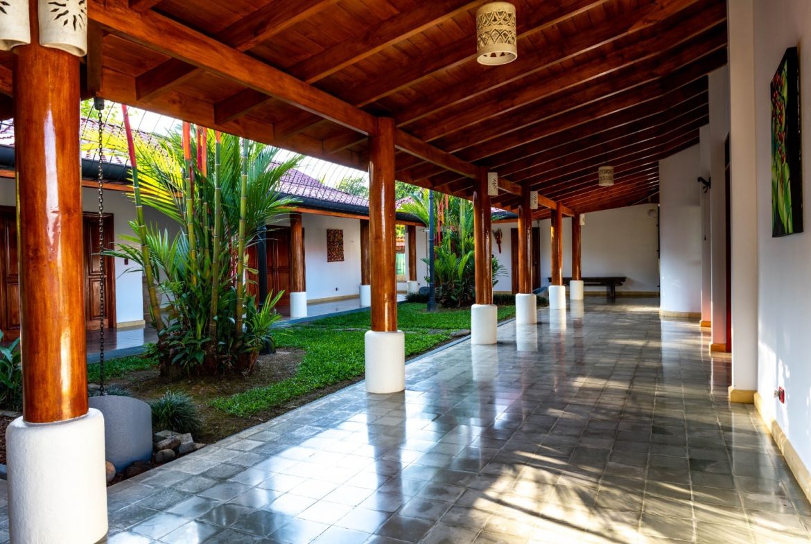 PROPERTY WITH A GUEST HOUSE AND PANORAMIC VIEWS OF THE OCEAN AND MOUNTAINS, IN OJOCHAL – 2.58 ACRES