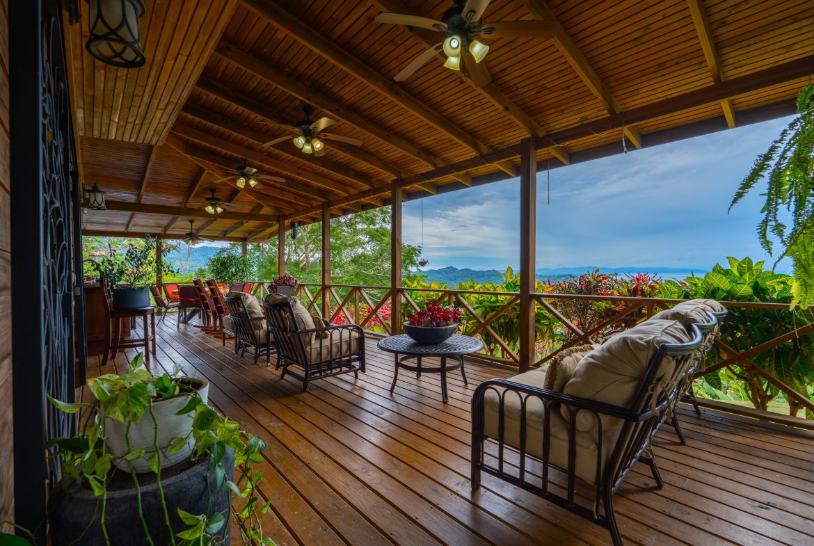 OCEAN VIEW HOME WITH TREE HOUSE VIBES