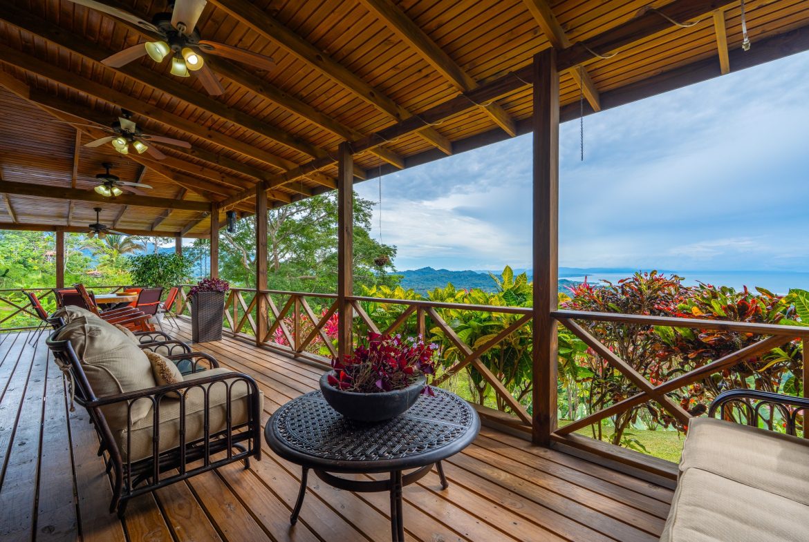 OCEAN VIEW HOME WITH TREE HOUSE VIBES
