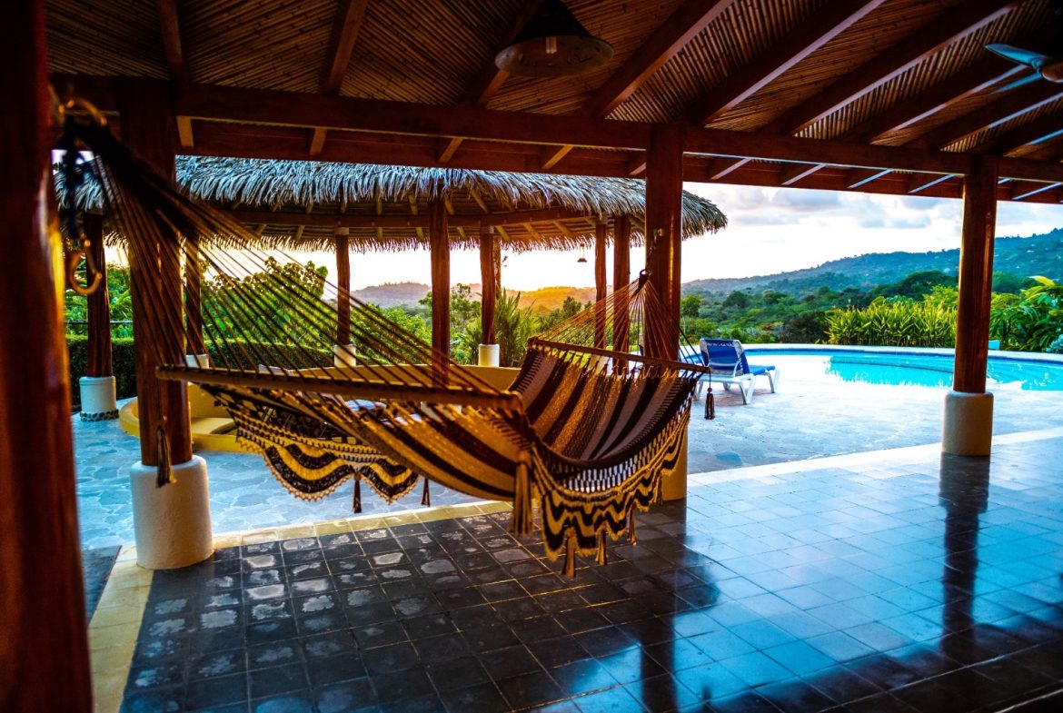 PROPERTY WITH A GUEST HOUSE AND PANORAMIC VIEWS OF THE OCEAN AND MOUNTAINS, IN OJOCHAL – 2.58 ACRES