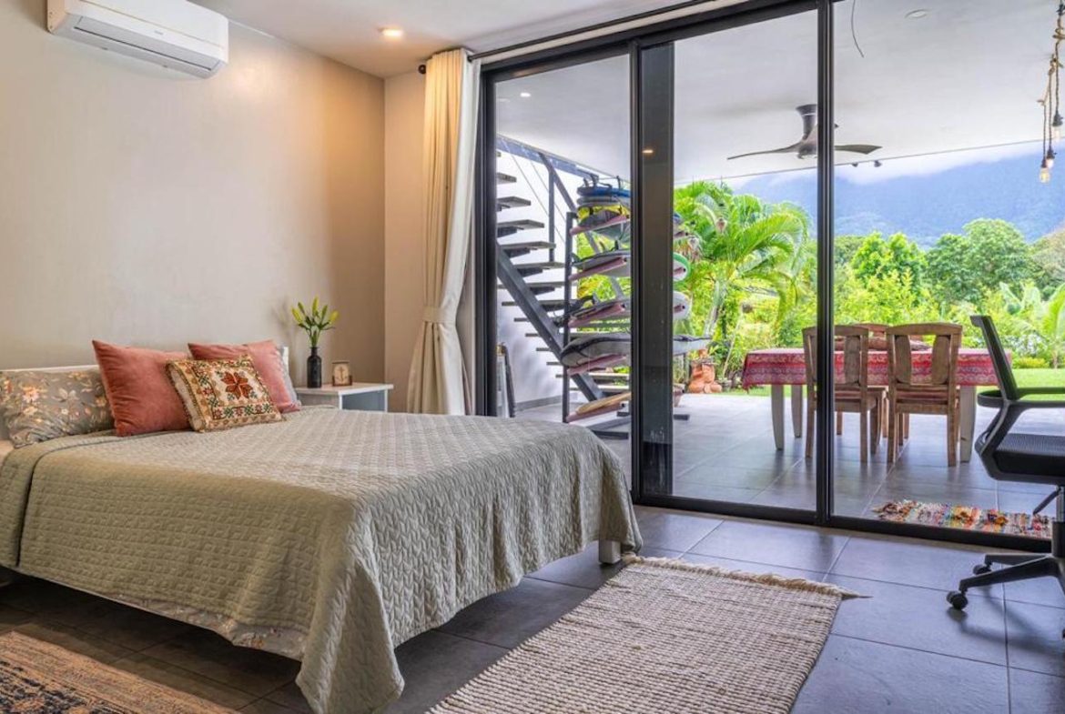 JUNGLE VIEW 3 BEDROOM HOME – 0.86 ACRES