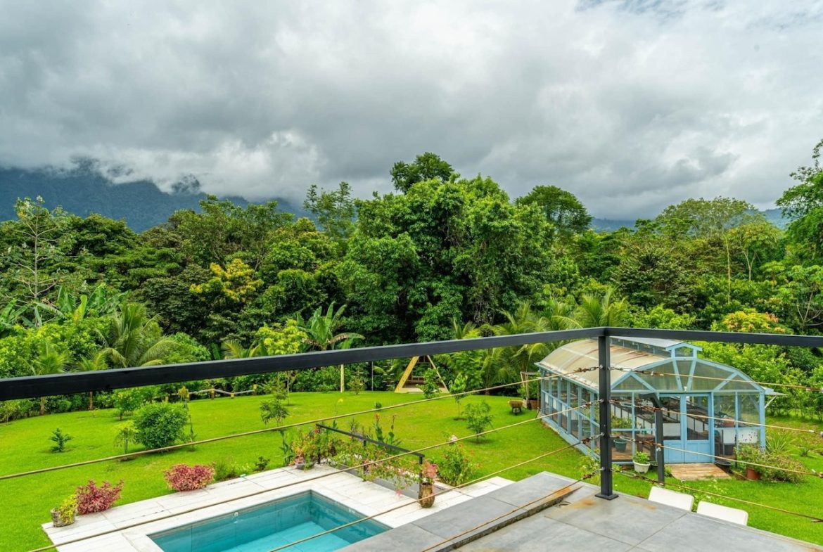 JUNGLE VIEW 3 BEDROOM HOME – 0.86 ACRES