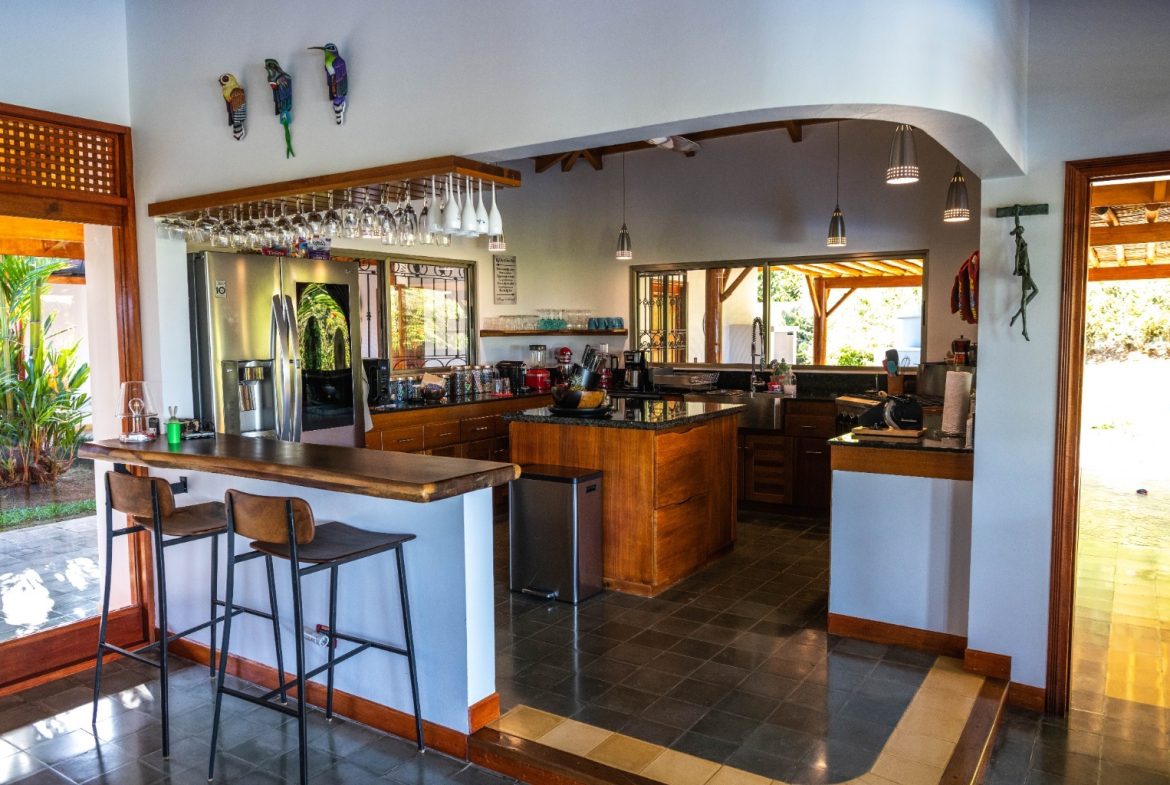 PROPERTY WITH A GUEST HOUSE AND PANORAMIC VIEWS OF THE OCEAN AND MOUNTAINS, IN OJOCHAL – 2.58 ACRES