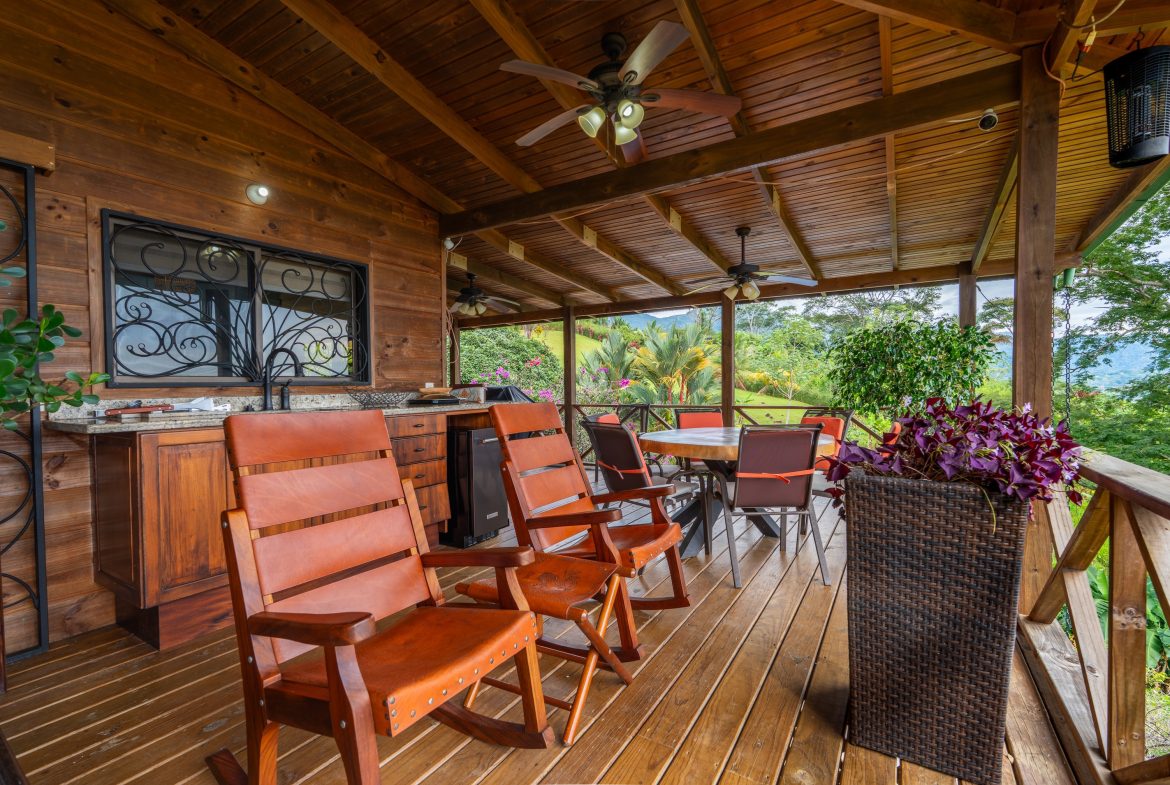 OCEAN VIEW HOME WITH TREE HOUSE VIBES