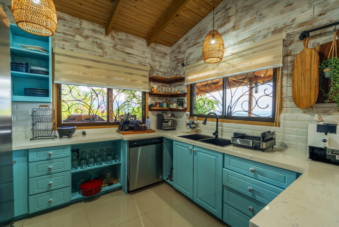 OCEAN VIEW HOME WITH TREE HOUSE VIBES
