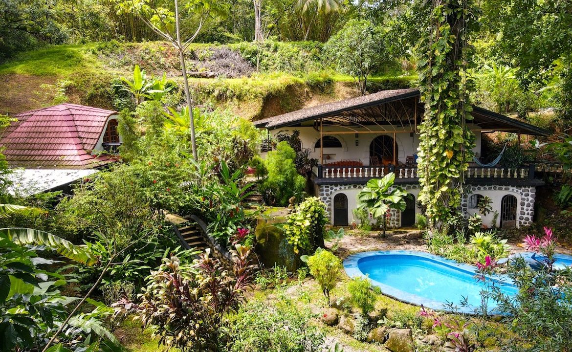 HOUSE AND GUEST HOUSE IN CENTRAL OJOCHAL – 1.35 ACRES