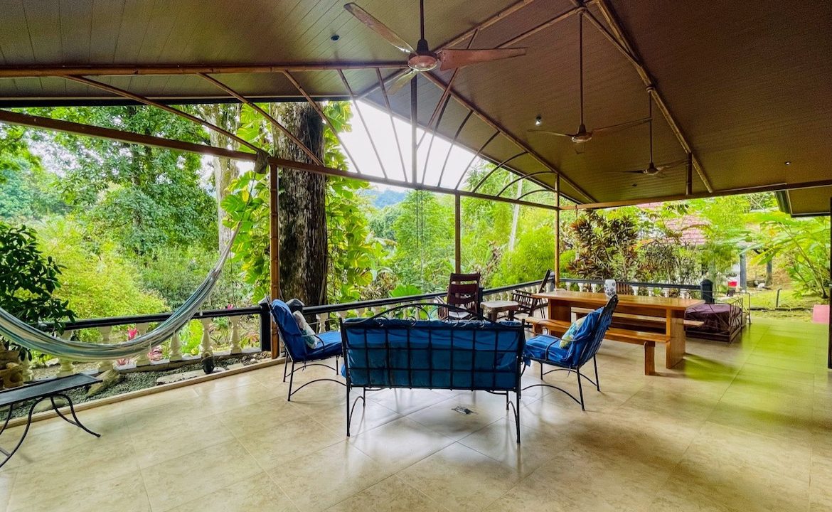 HOUSE AND GUEST HOUSE IN CENTRAL OJOCHAL – 1.35 ACRES