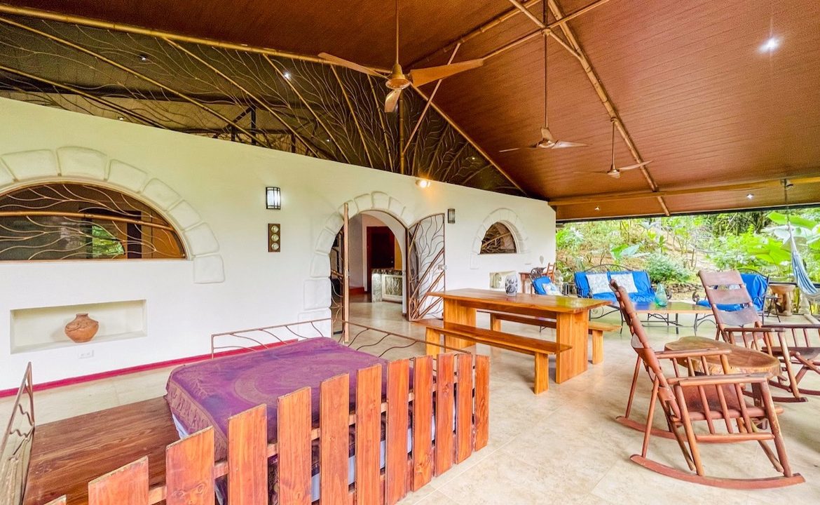 HOUSE AND GUEST HOUSE IN CENTRAL OJOCHAL – 1.35 ACRES