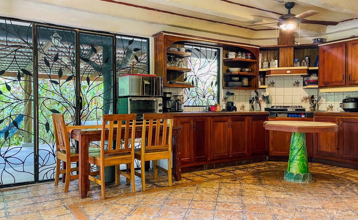 HOUSE AND GUEST HOUSE IN CENTRAL OJOCHAL – 1.35 ACRES