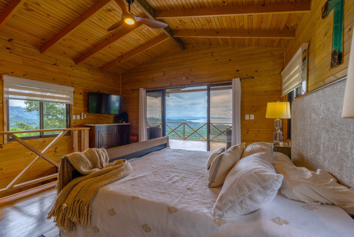 OCEAN VIEW HOME WITH TREE HOUSE VIBES