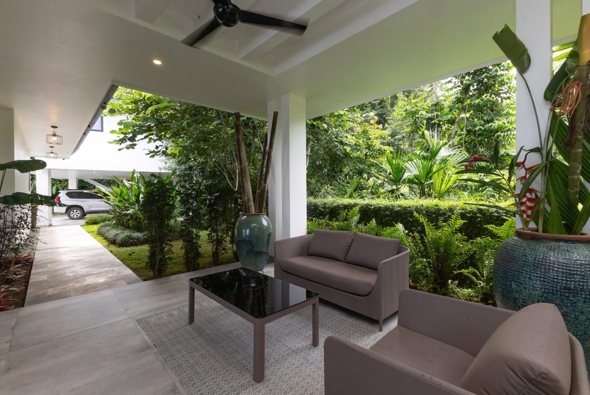 MODERN  PROPERTY WITH VIEWS OF THE PACIFIC OCAEN AND JUNGLE IN OJOCHAL, Uvita, Costa Rica — photo 3