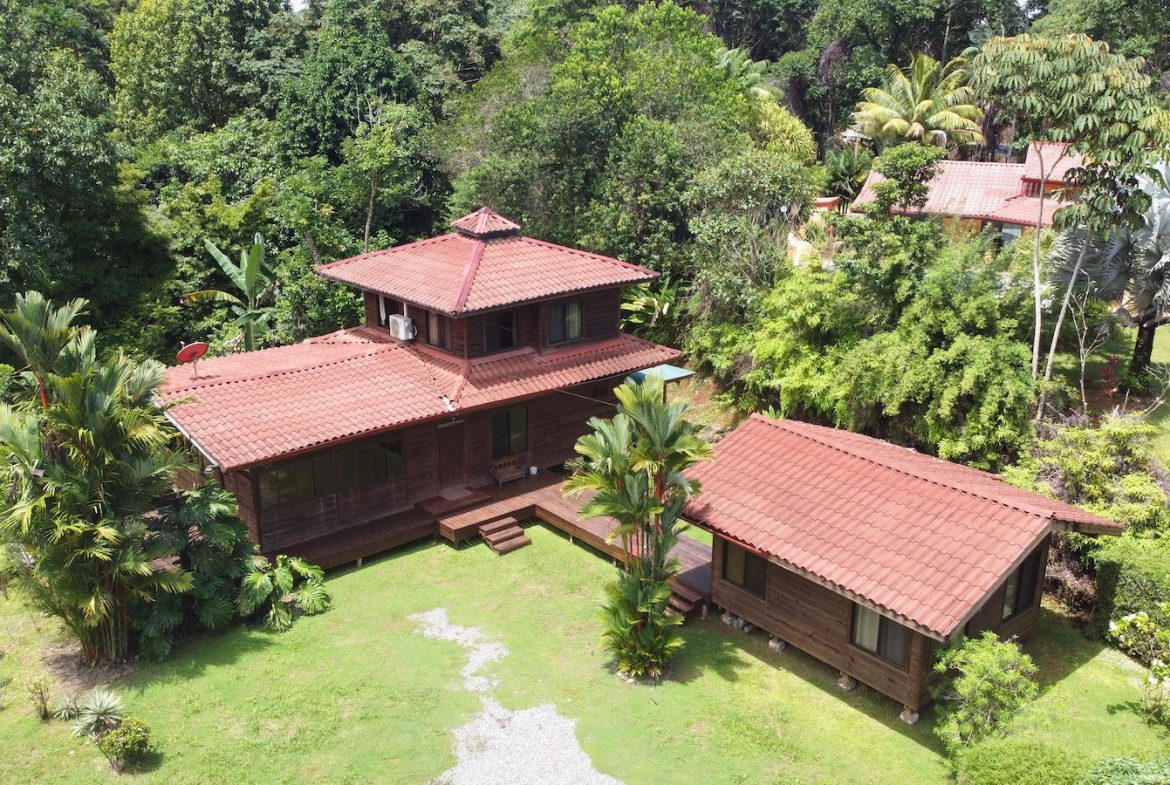 LOVELY WOODEN CABIN HOUSE LOCATED IN OJOCHAL, Uvita, Costa Rica — photo 5