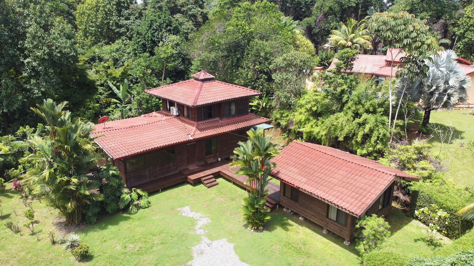 DCIM100MEDIADJI_0594.JPG LOVELY WOODEN CABIN HOUSE LOCATED IN OJOCHAL