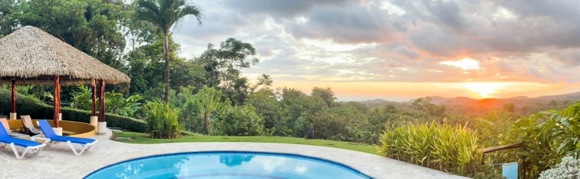 PROPERTY WITH A GUEST HOUSE AND PANORAMIC VIEWS OF THE OCEAN AND MOUNTAINS, IN OJOCHAL – 2.58 ACRES