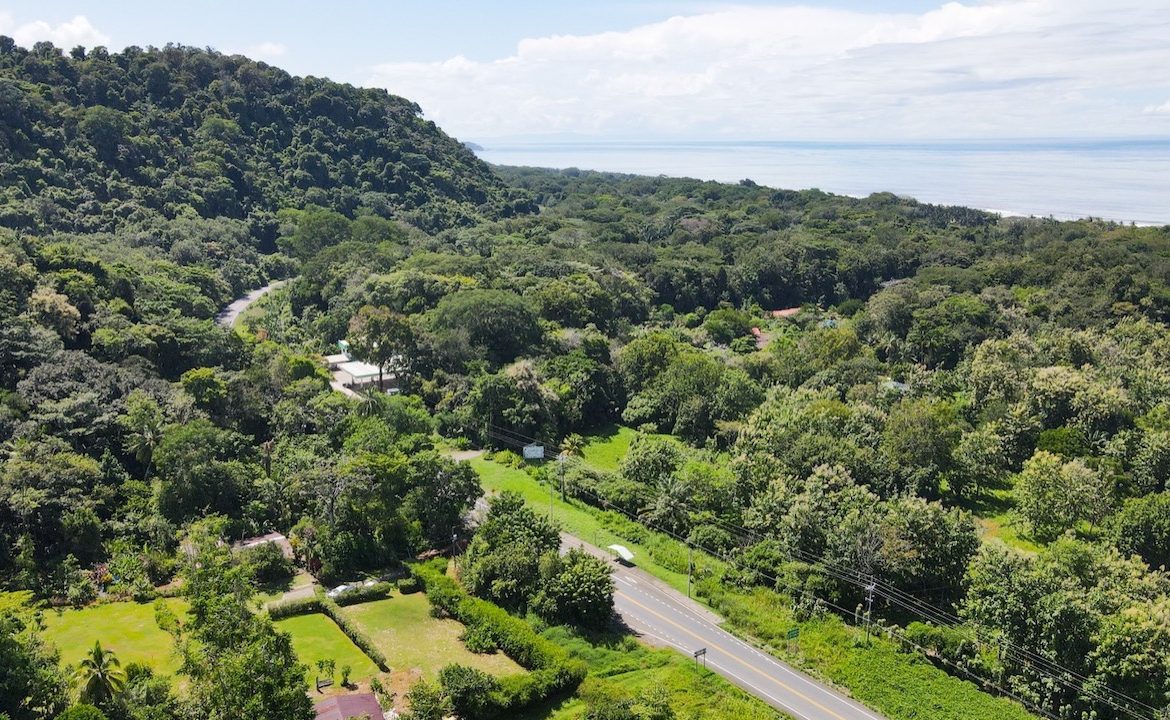 DIAMOND POINT – OCEAN VIEW PROPERTY NEAR DOMINICAL