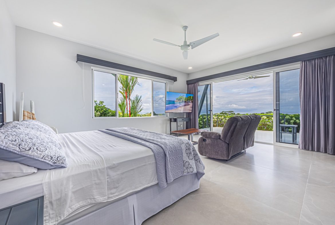 LUXURY 5 BEDROOM ESTATE IN UVITA WITH GYM AND GUEST CASITA