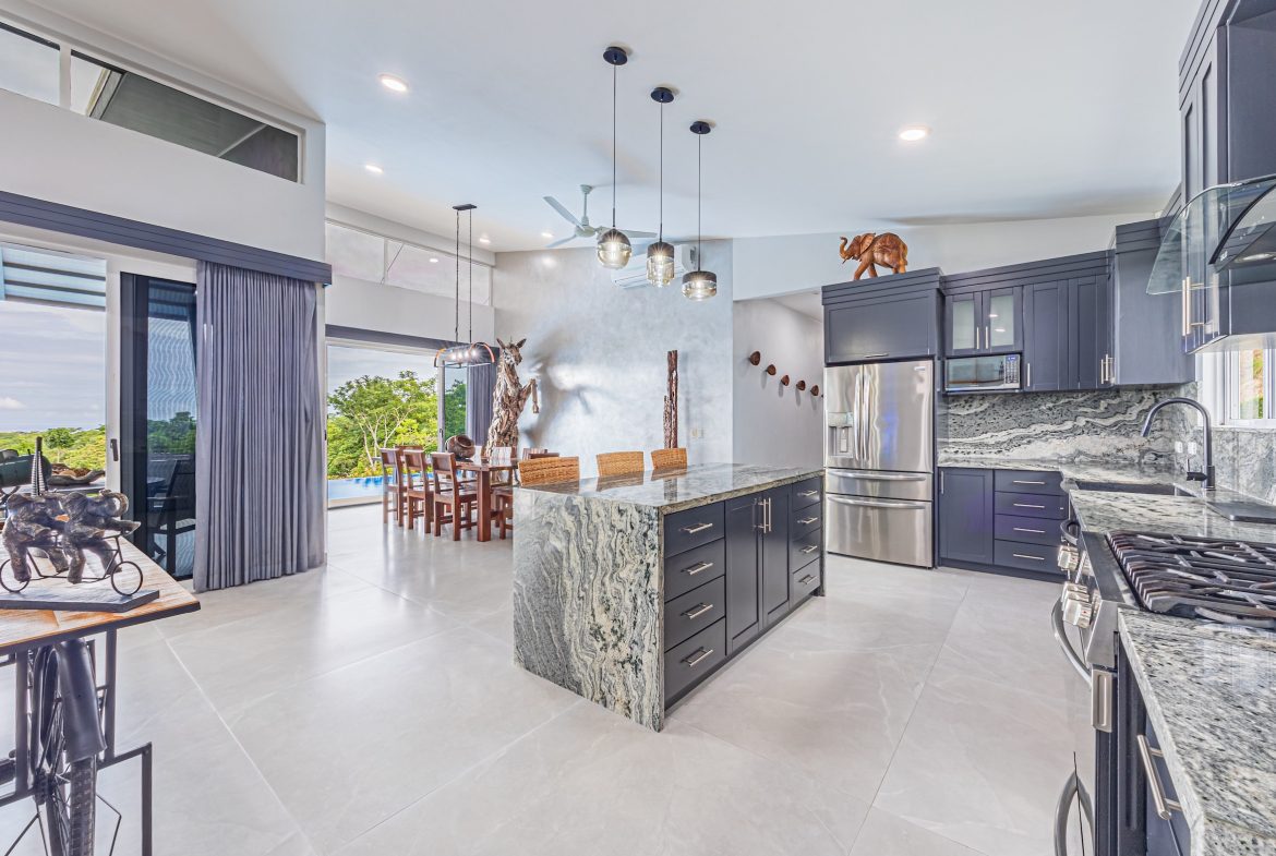 LUXURY 5 BEDROOM ESTATE IN UVITA WITH GYM AND GUEST CASITA, Uvita, Costa Rica — photo 8