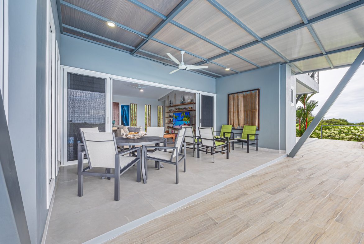 LUXURY 5 BEDROOM ESTATE IN UVITA WITH GYM AND GUEST CASITA