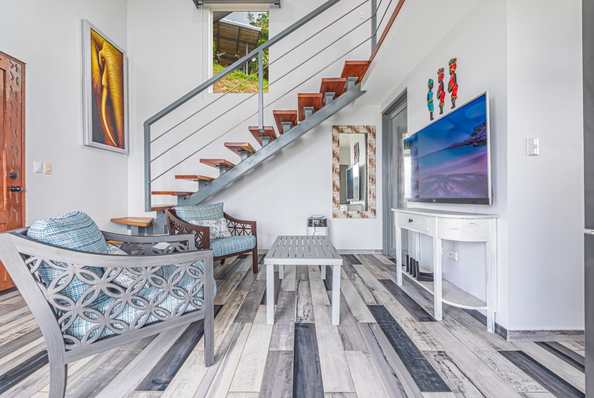LUXURY 5 BEDROOM ESTATE IN UVITA WITH GYM AND GUEST CASITA