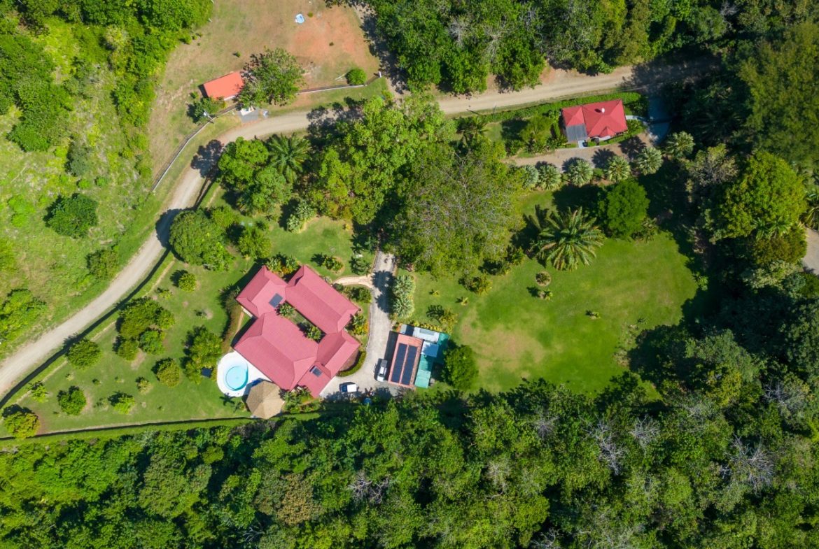 PROPERTY WITH A GUEST HOUSE AND PANORAMIC VIEWS OF THE OCEAN AND MOUNTAINS, IN OJOCHAL – 2.58 ACRES, Uvita, Costa Rica — photo 1