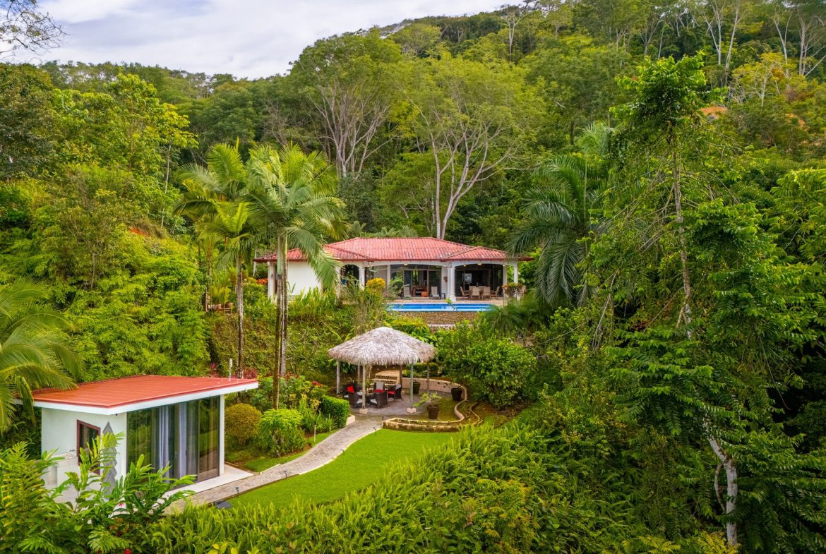 VERY PRIVATE OCEAN AND JUNGLE VIEW HOME IN OJOCHAL, Uvita, Costa Rica — photo 2