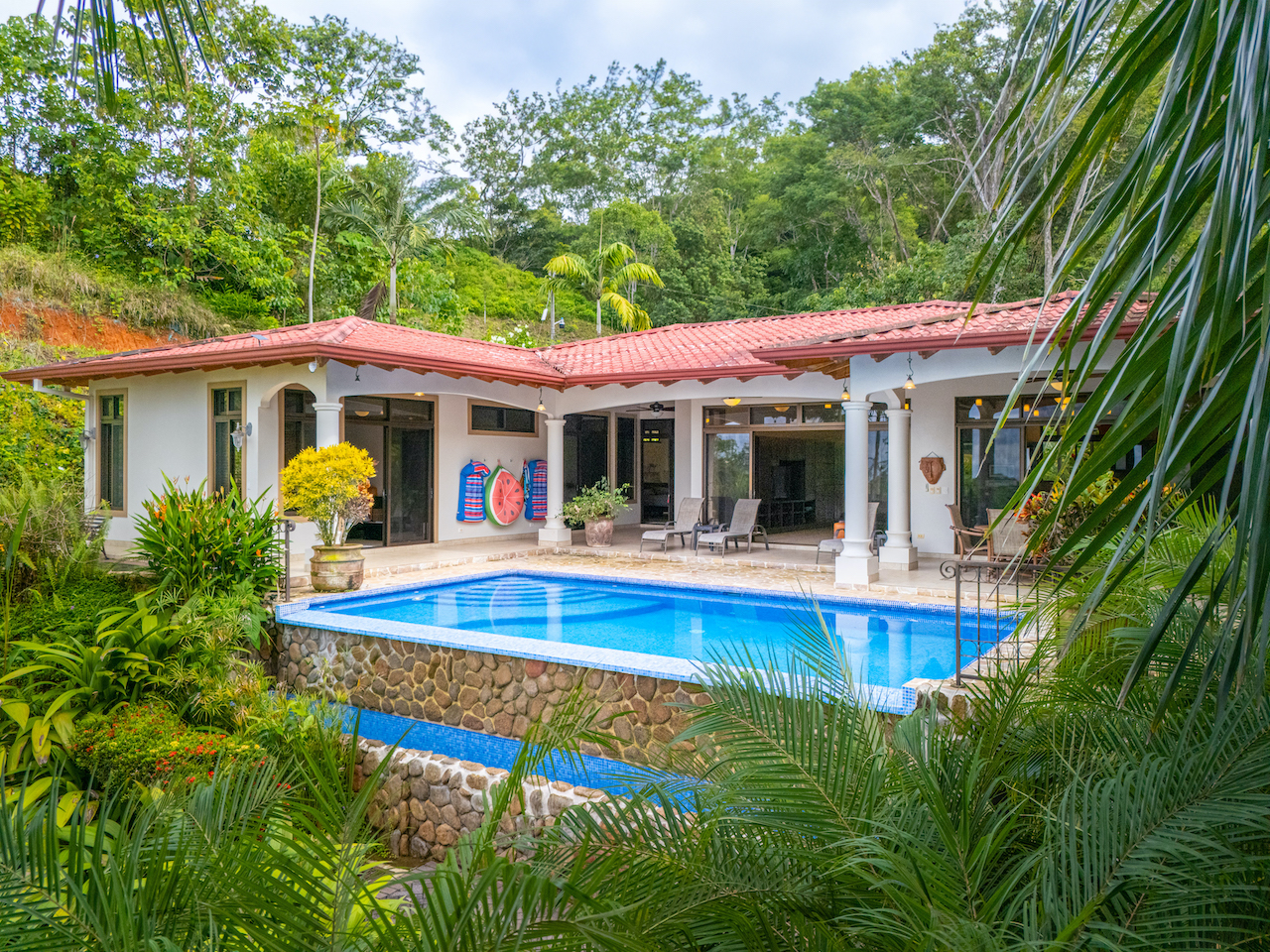 VERY PRIVATE OCEAN AND JUNGLE VIEW HOME IN OJOCHAL