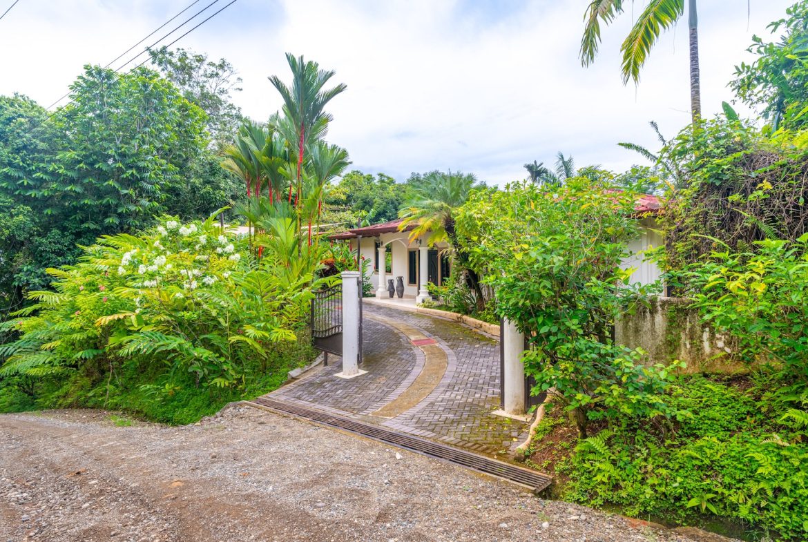 VERY PRIVATE OCEAN AND JUNGLE VIEW HOME IN OJOCHAL, Uvita, Costa Rica — photo 8
