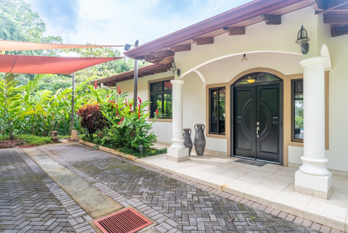 VERY PRIVATE OCEAN AND JUNGLE VIEW HOME IN OJOCHAL