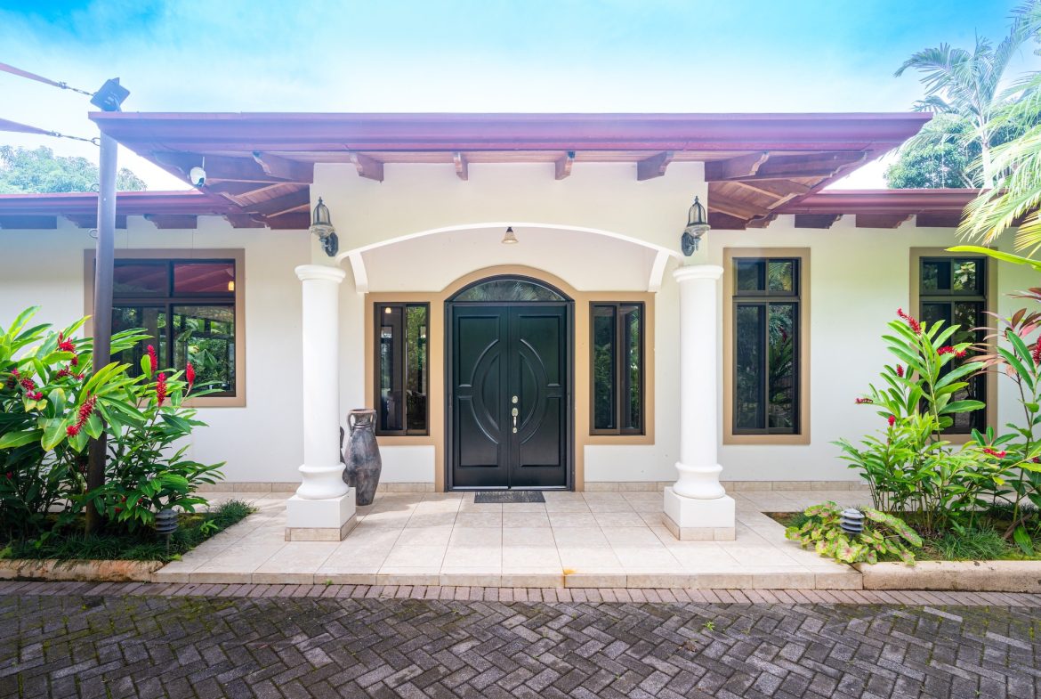 VERY PRIVATE OCEAN AND JUNGLE VIEW HOME IN OJOCHAL