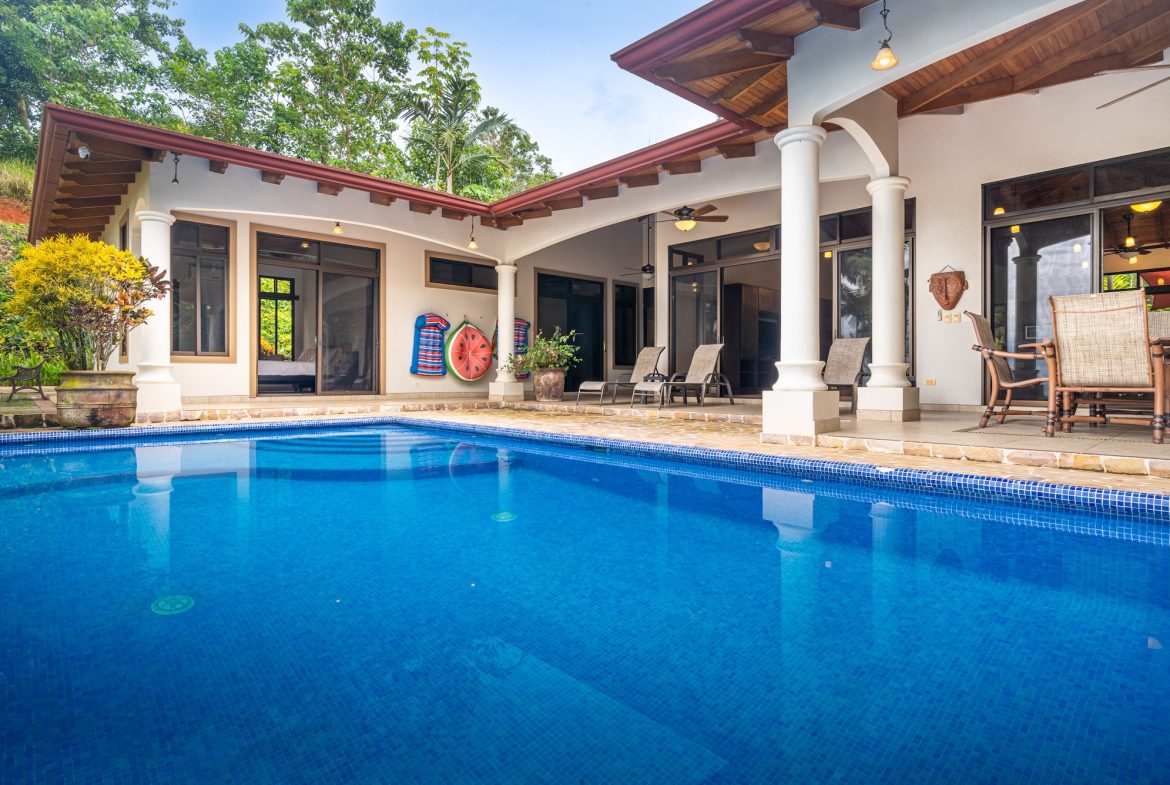 VERY PRIVATE OCEAN AND JUNGLE VIEW HOME IN OJOCHAL