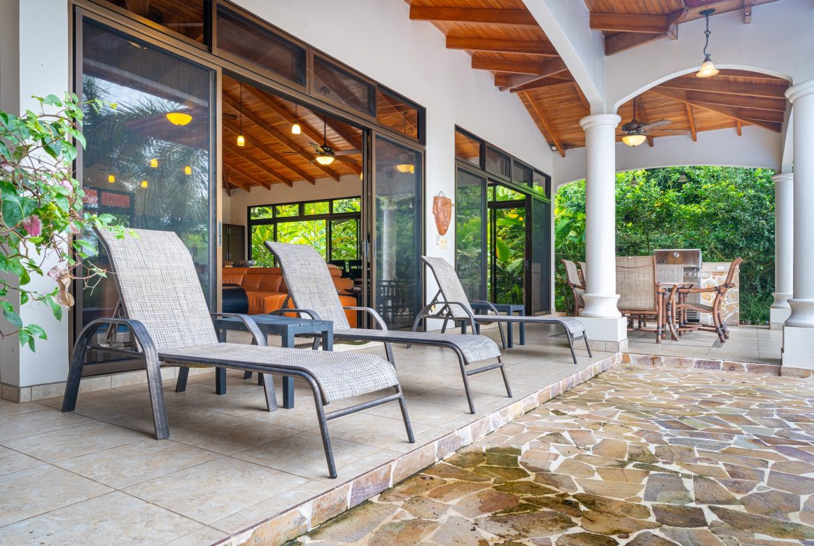 VERY PRIVATE OCEAN AND JUNGLE VIEW HOME IN OJOCHAL