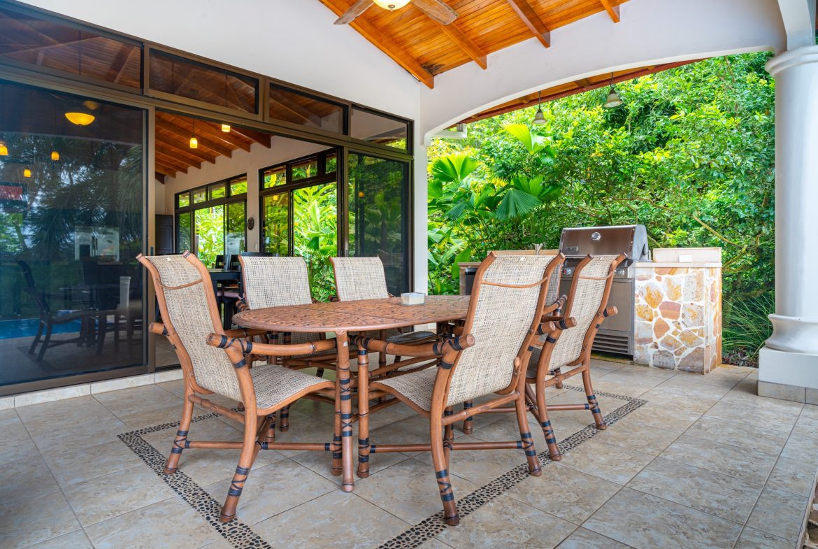 VERY PRIVATE OCEAN AND JUNGLE VIEW HOME IN OJOCHAL