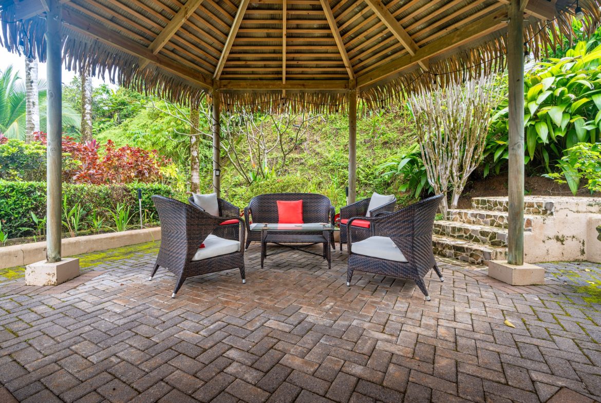 VERY PRIVATE OCEAN AND JUNGLE VIEW HOME IN OJOCHAL