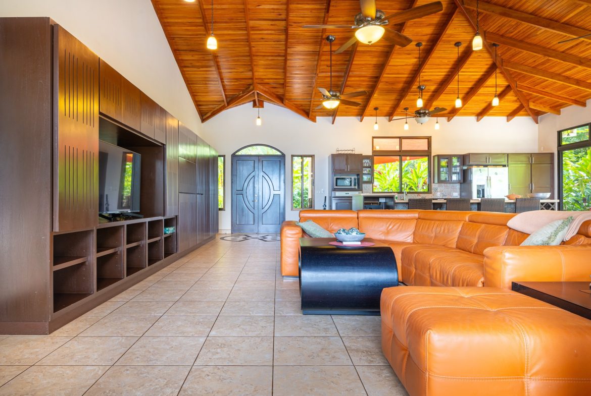VERY PRIVATE OCEAN AND JUNGLE VIEW HOME IN OJOCHAL