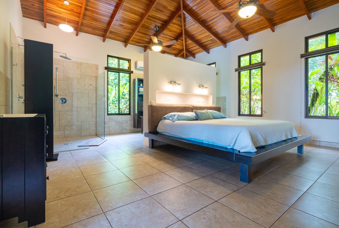VERY PRIVATE OCEAN AND JUNGLE VIEW HOME IN OJOCHAL