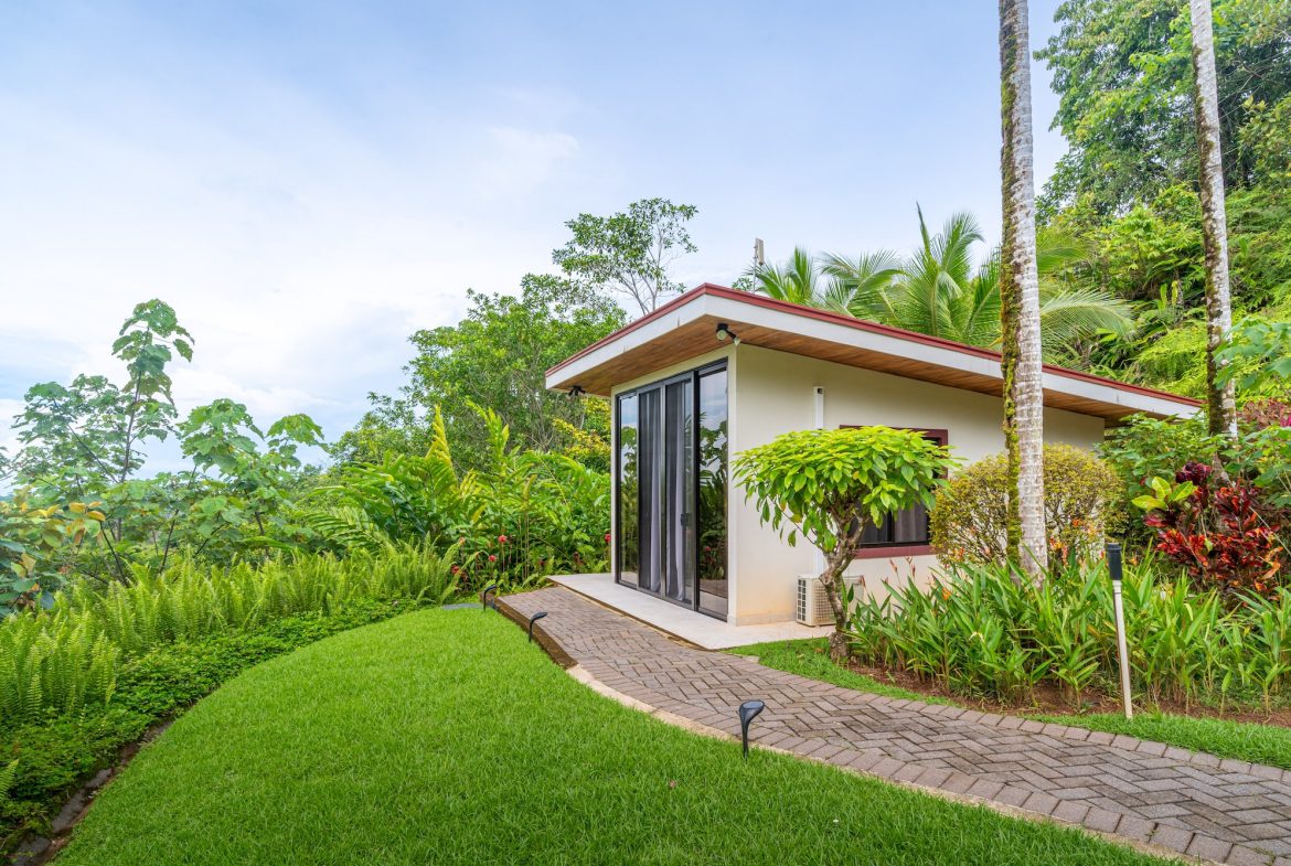VERY PRIVATE OCEAN AND JUNGLE VIEW HOME IN OJOCHAL