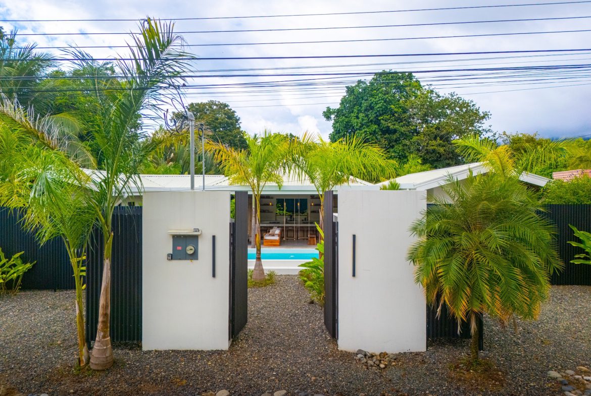 INVESTMENT OPPORTUNITY – 4 BEDROOM MINI RESORT IN UVITA, Uvita, Costa Rica — photo 2