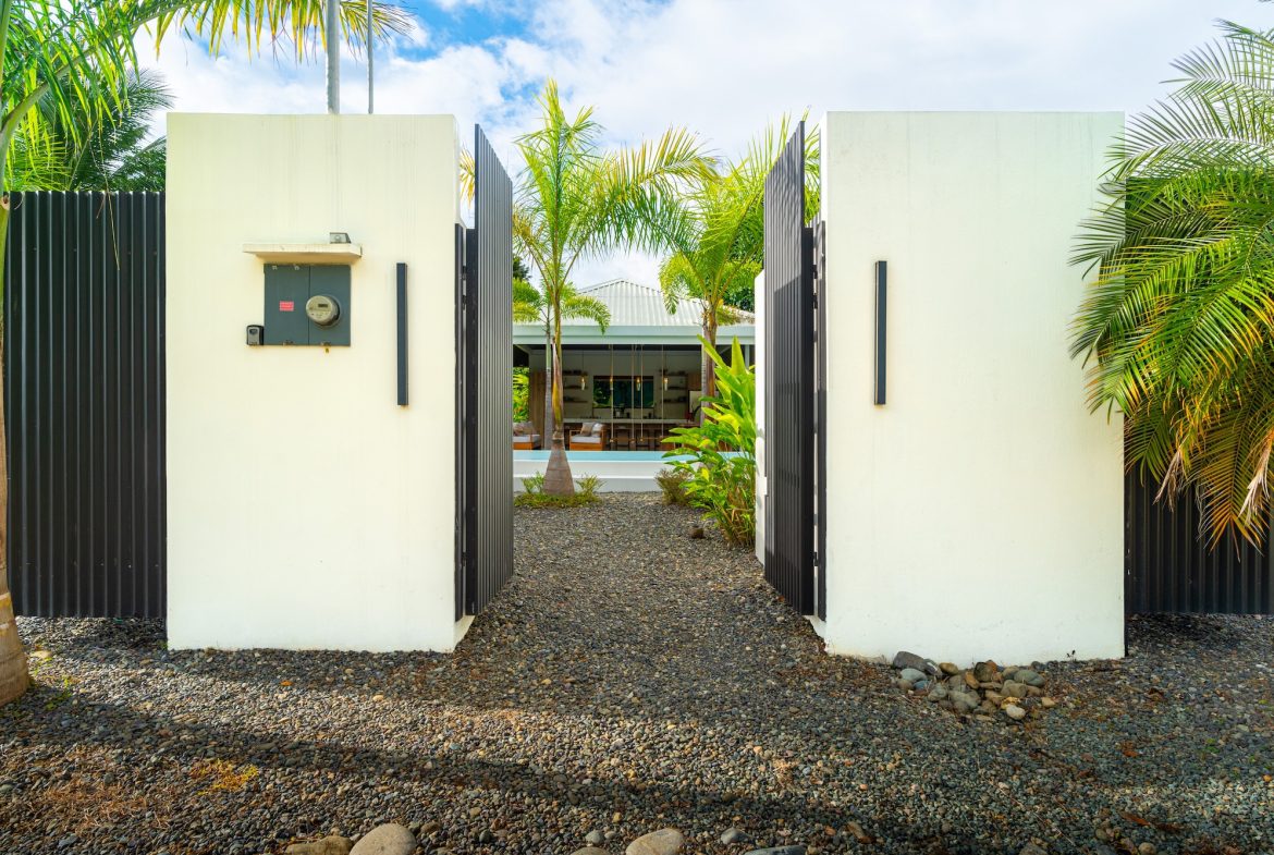 INVESTMENT OPPORTUNITY – 4 BEDROOM MINI RESORT IN UVITA, Uvita, Costa Rica — photo 4