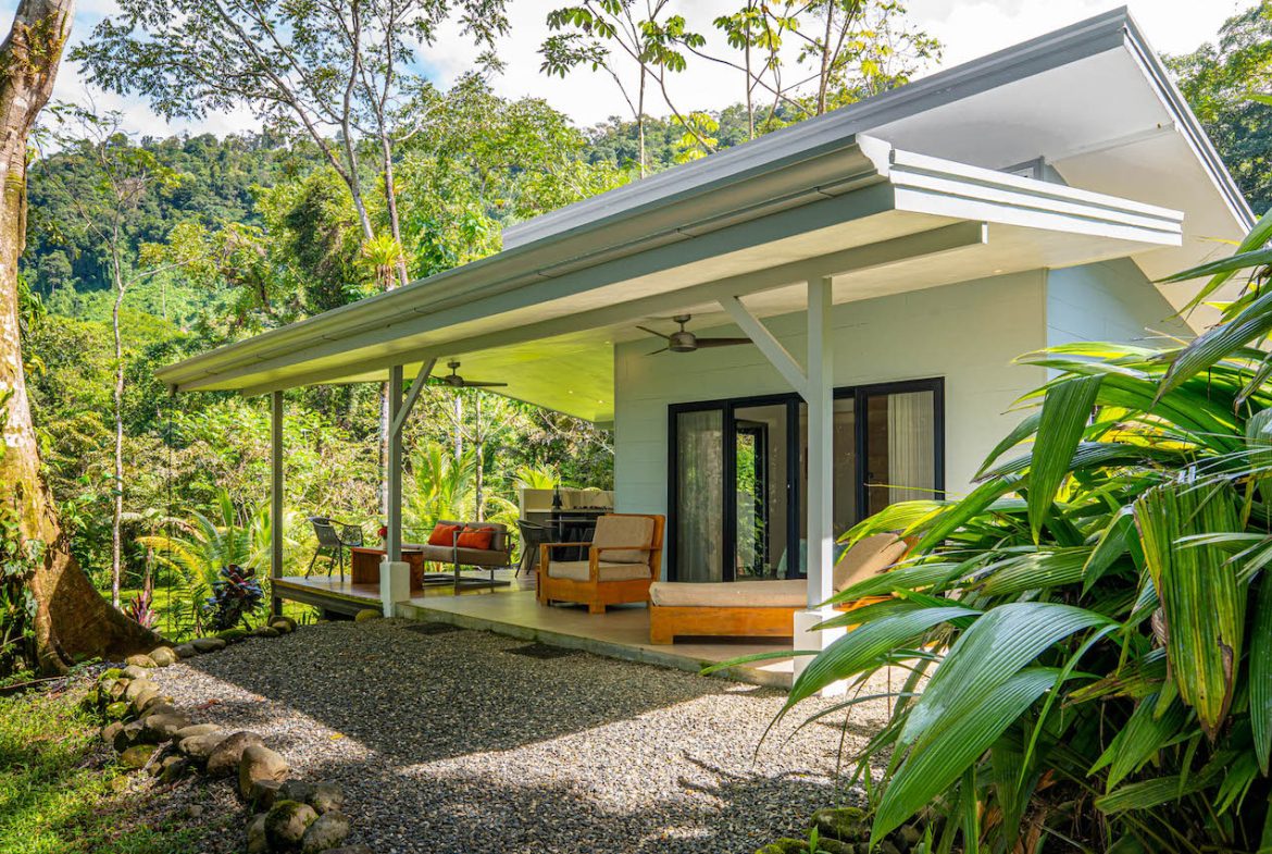 MULTI-USE PROPERTY RESIDENTIAL/HOTEL/COMMERCIAL UVITA