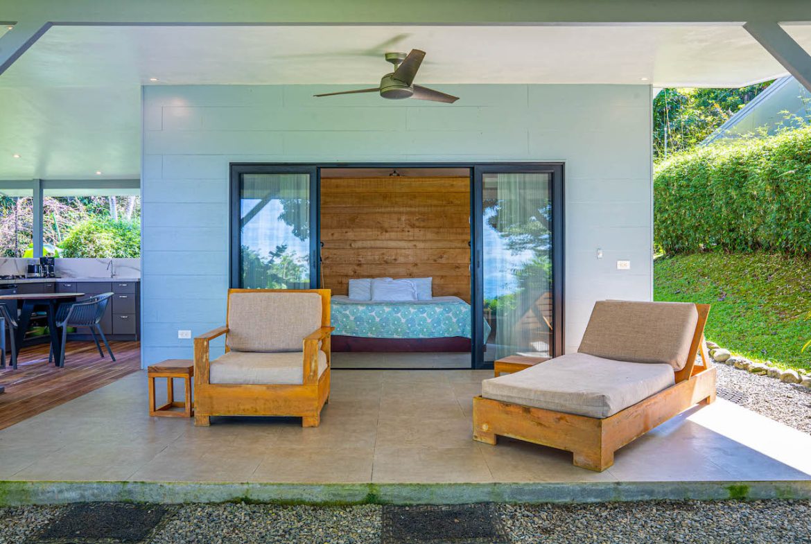 MULTI-USE PROPERTY RESIDENTIAL/HOTEL/COMMERCIAL UVITA