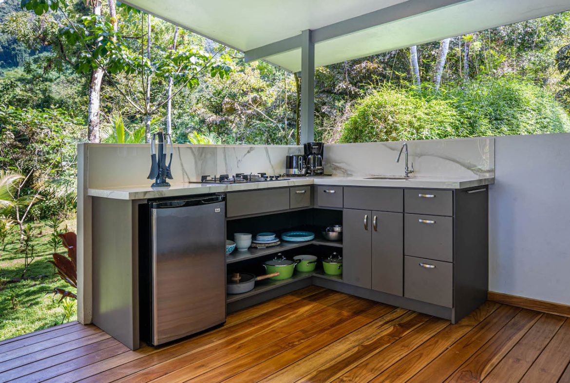 MULTI-USE PROPERTY RESIDENTIAL/HOTEL/COMMERCIAL UVITA