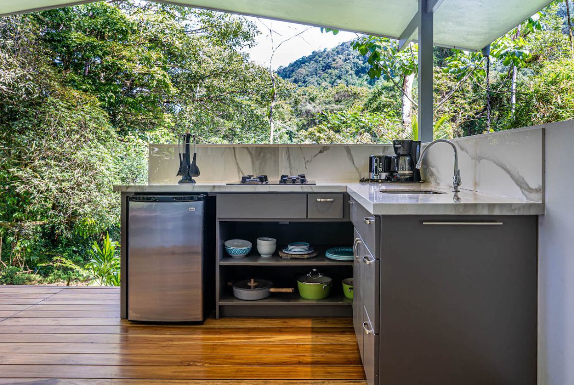 MULTI-USE PROPERTY RESIDENTIAL/HOTEL/COMMERCIAL UVITA