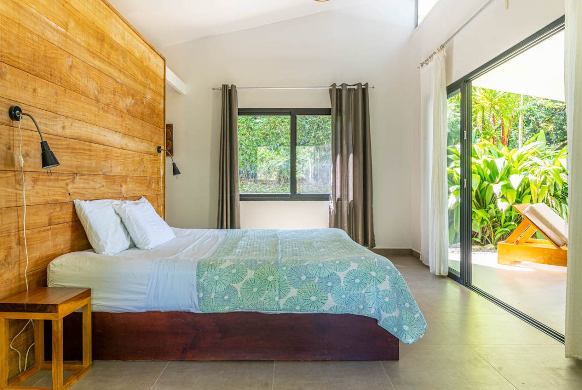 MULTI-USE PROPERTY RESIDENTIAL/HOTEL/COMMERCIAL UVITA