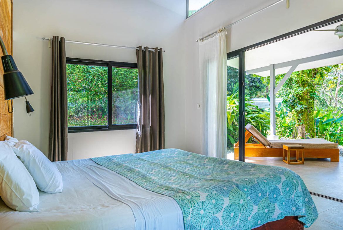 MULTI-USE PROPERTY RESIDENTIAL/HOTEL/COMMERCIAL UVITA