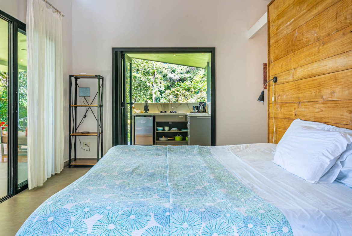 MULTI-USE PROPERTY RESIDENTIAL/HOTEL/COMMERCIAL UVITA