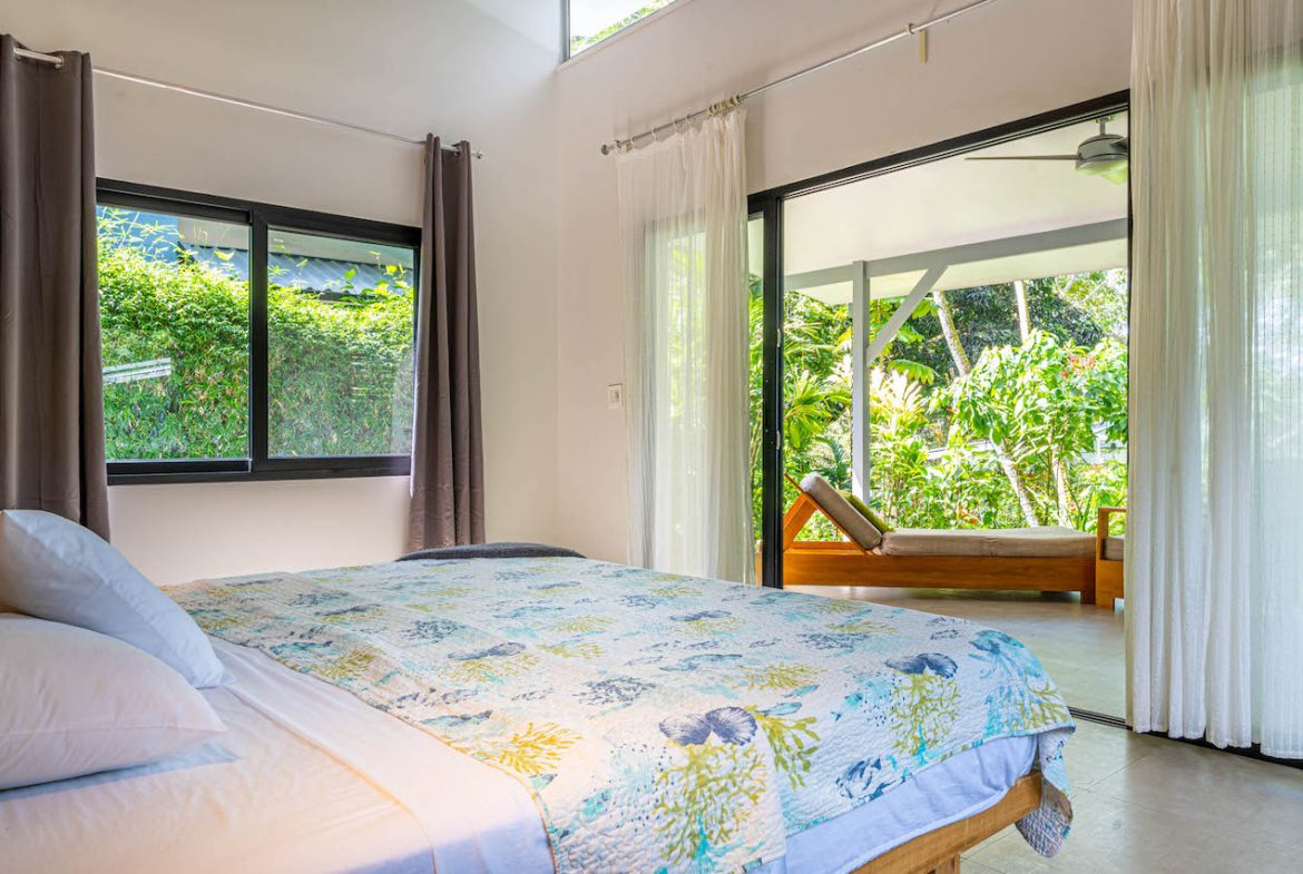 MULTI-USE PROPERTY RESIDENTIAL/HOTEL/COMMERCIAL UVITA