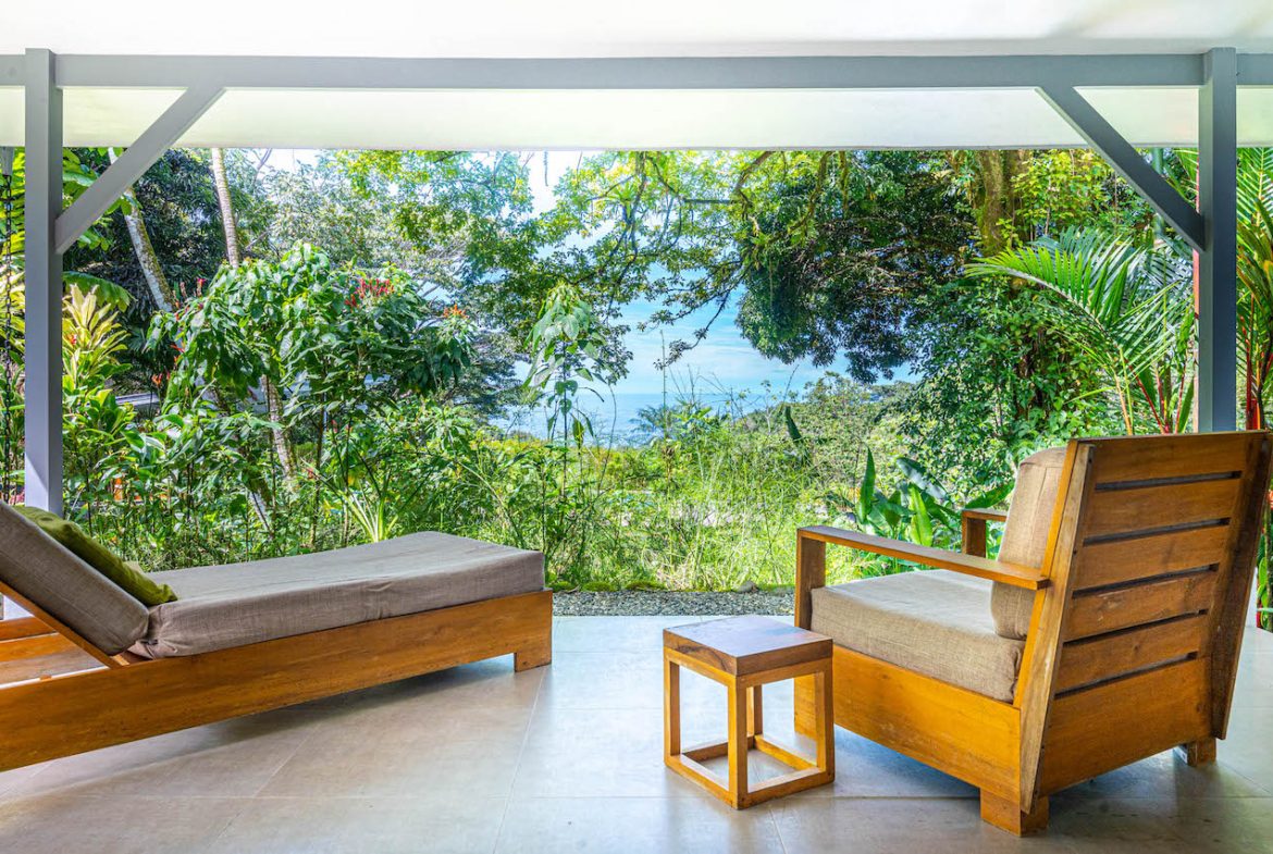MULTI-USE PROPERTY RESIDENTIAL/HOTEL/COMMERCIAL UVITA